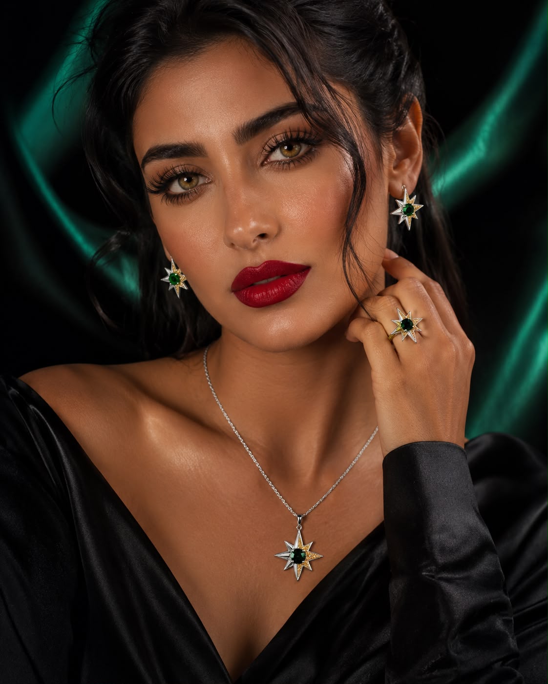 Emerald Compass Set